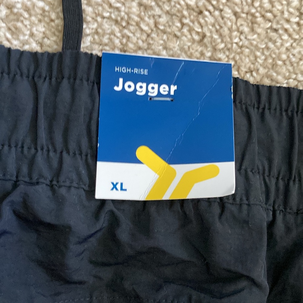 NWT Old Navy Cargo Joggers - Picture 11 of 11